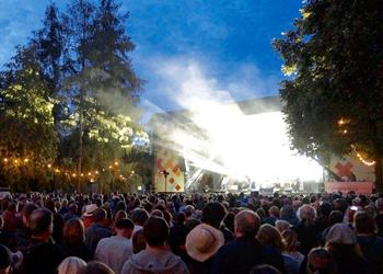 Info-Service: Akkordeonszene, Akkordeon-Fachbegriffe, Akkordeon-Festivals Festival-Atmosphäre in Rudolstadt