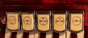 Foto historisches Akkordeon Charron Freres